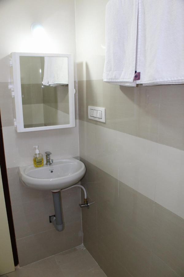 Sri Lakshmi Estates Appartement Siddāpur Buitenkant foto