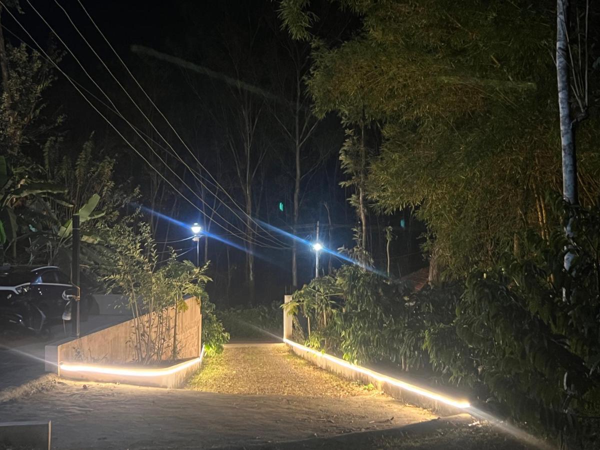 Sri Lakshmi Estates Appartement Siddāpur Buitenkant foto
