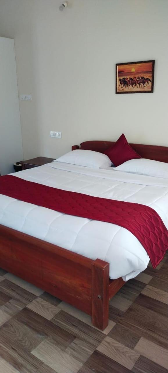 Sri Lakshmi Estates Appartement Siddāpur Buitenkant foto